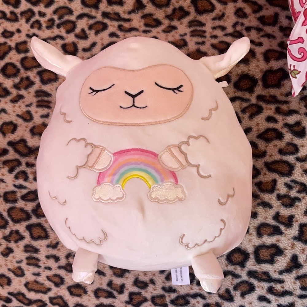 TRADING OR SELLING:* rare * llama squish mallow.